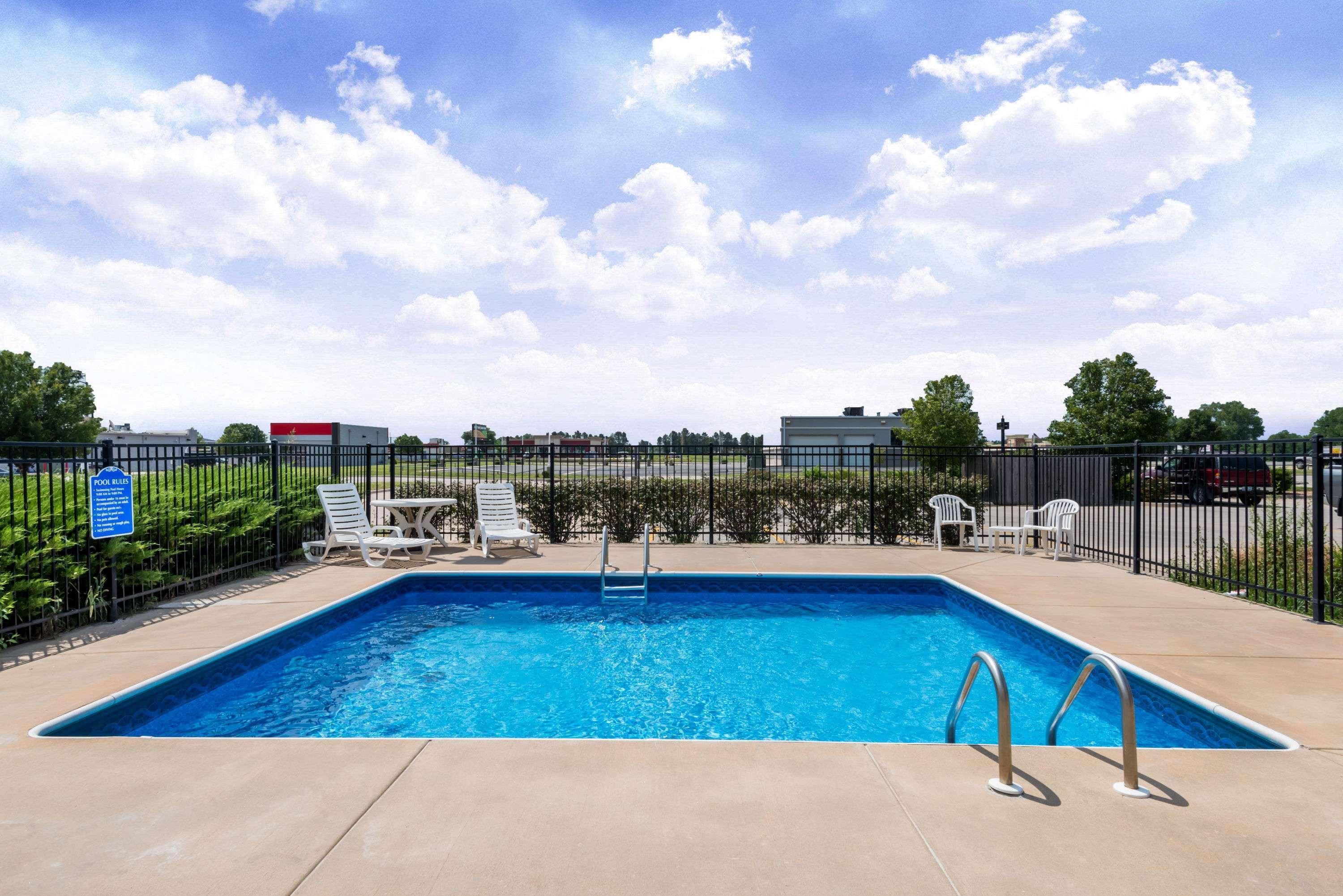Days Inn By Wyndham Andover Dış mekan fotoğraf